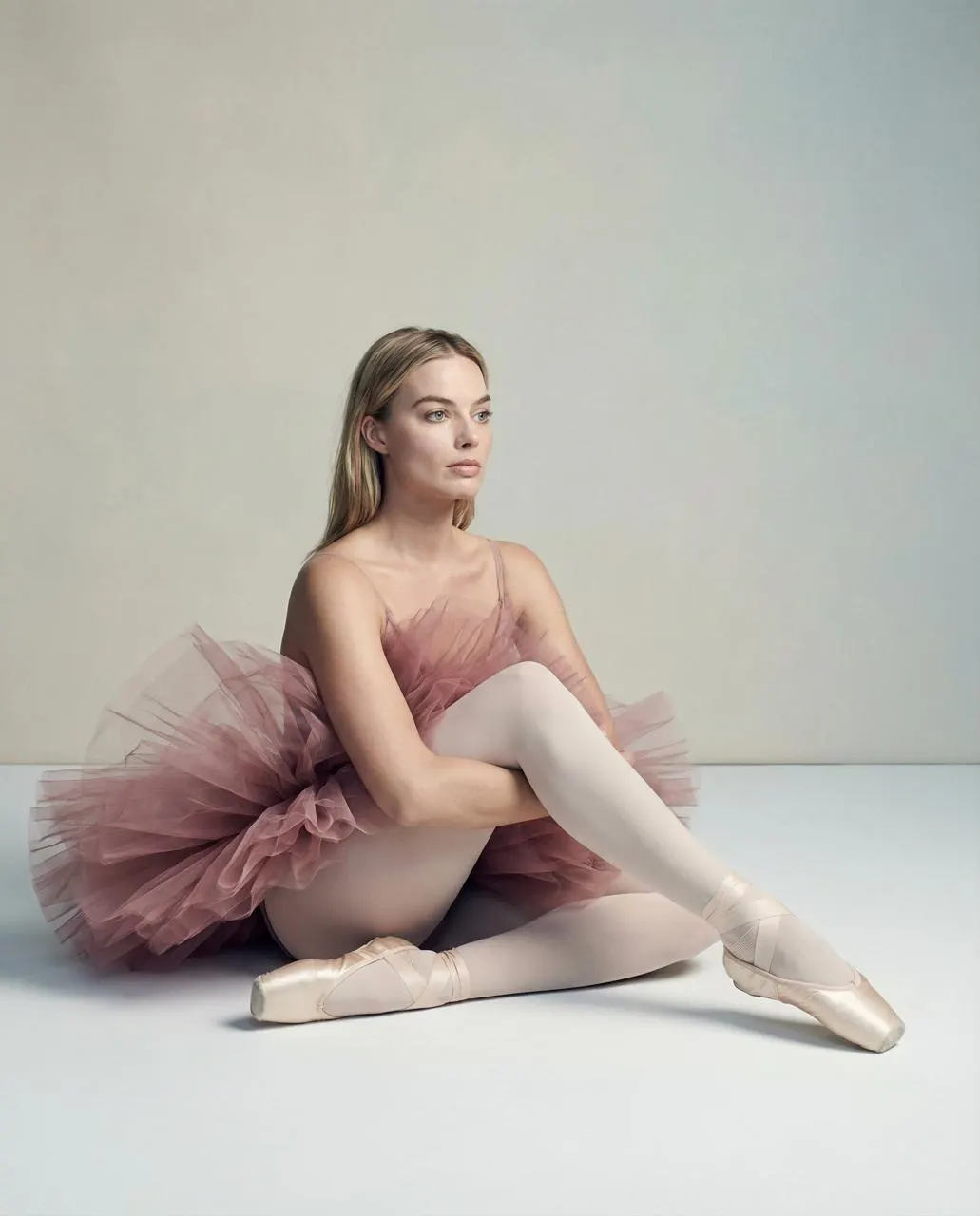 Промт для ИИ: балетный fashion‑портрет девушки в стиле Nick Knight в студии